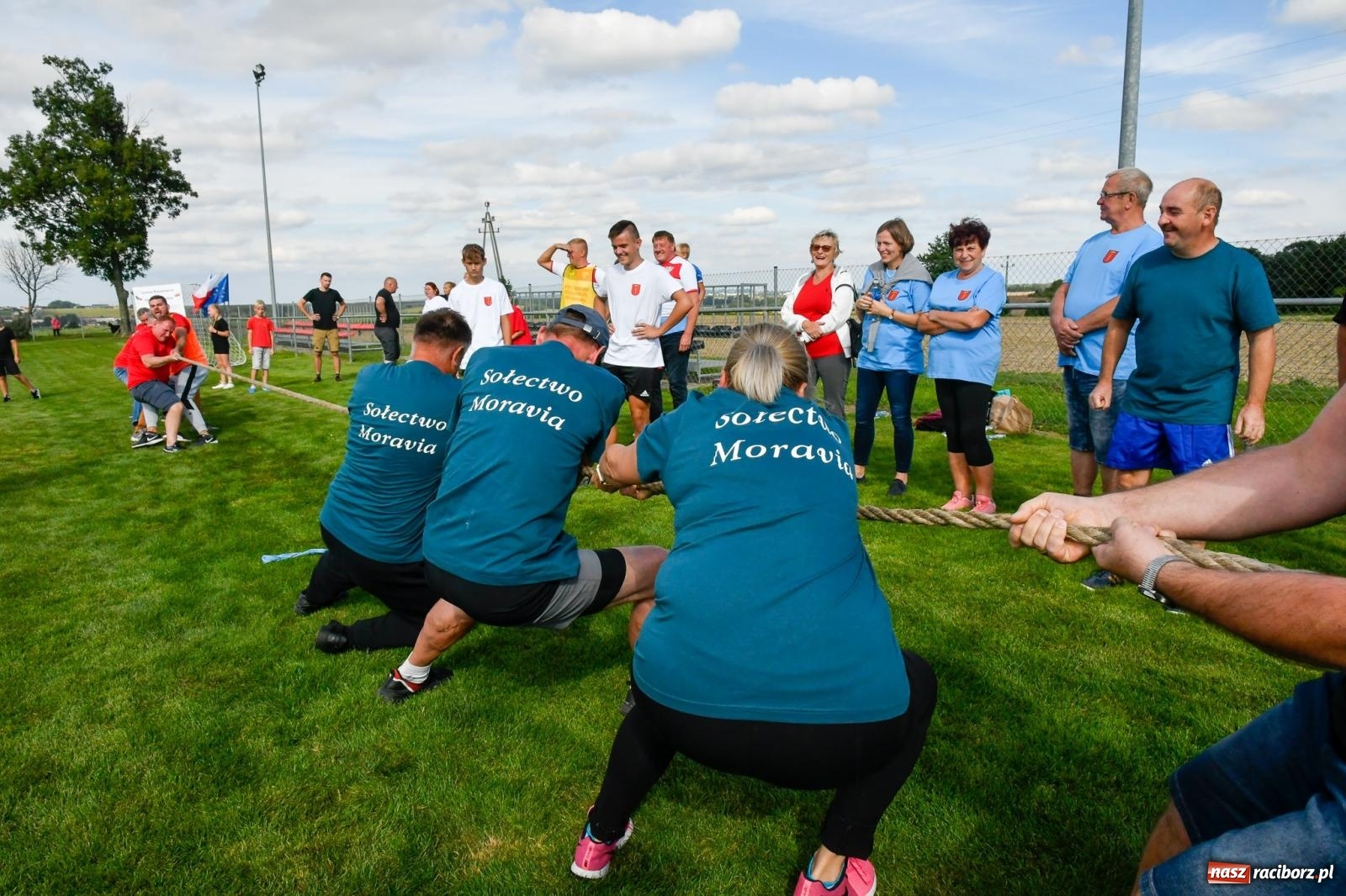 Zdjęcie w galerii na portalu naszraciborz.pl: W Borucinie nikt się nie oszczędzał. Polsko-czeski turniej sołectw [FOTO i WIDEO] wiadomości z regionu