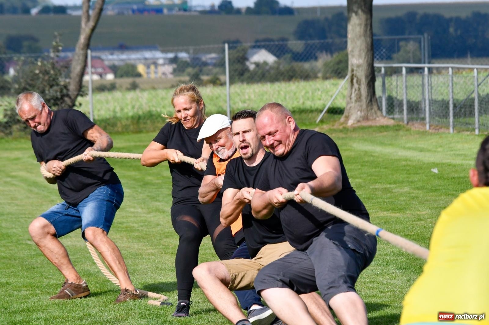 Zdjęcie w galerii na portalu naszraciborz.pl: W Borucinie nikt się nie oszczędzał. Polsko-czeski turniej sołectw [FOTO i WIDEO] wiadomości z regionu