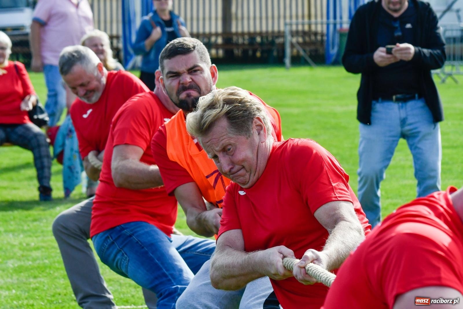 Zdjęcie w galerii na portalu naszraciborz.pl: W Borucinie nikt się nie oszczędzał. Polsko-czeski turniej sołectw [FOTO i WIDEO] wiadomości z regionu