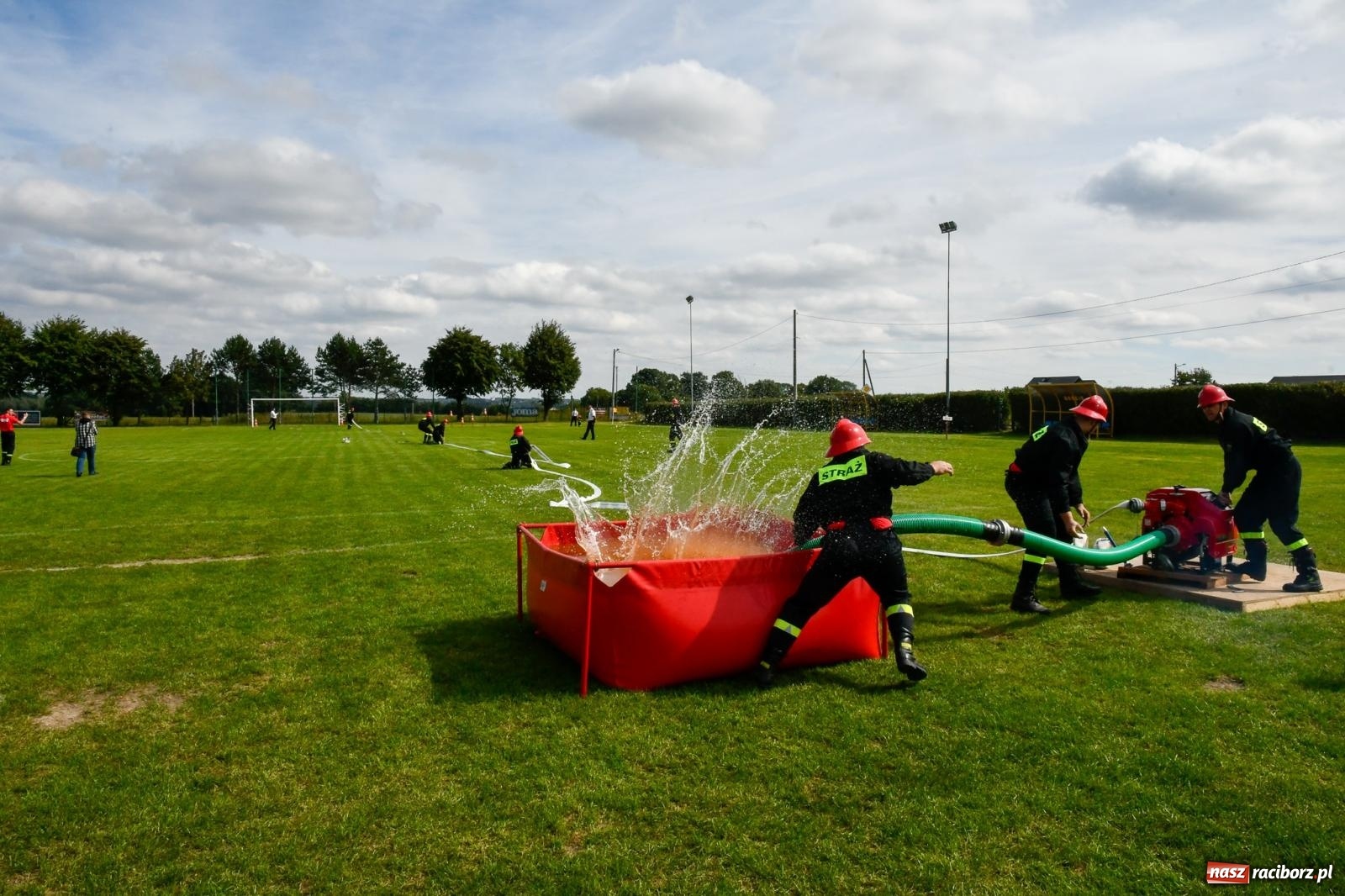 Zdjęcie w galerii na portalu naszraciborz.pl: OSP Pogrzebień z Pucharem Wójta. Ekspresowe zawody z dwoma wpadkami [FOTO i WIDEO] wiadomości z regionu