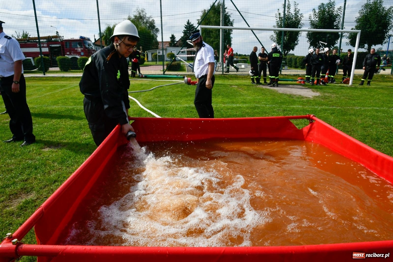 Zdjęcie w galerii na portalu naszraciborz.pl: OSP Pogrzebień z Pucharem Wójta. Ekspresowe zawody z dwoma wpadkami [FOTO i WIDEO] wiadomości z regionu