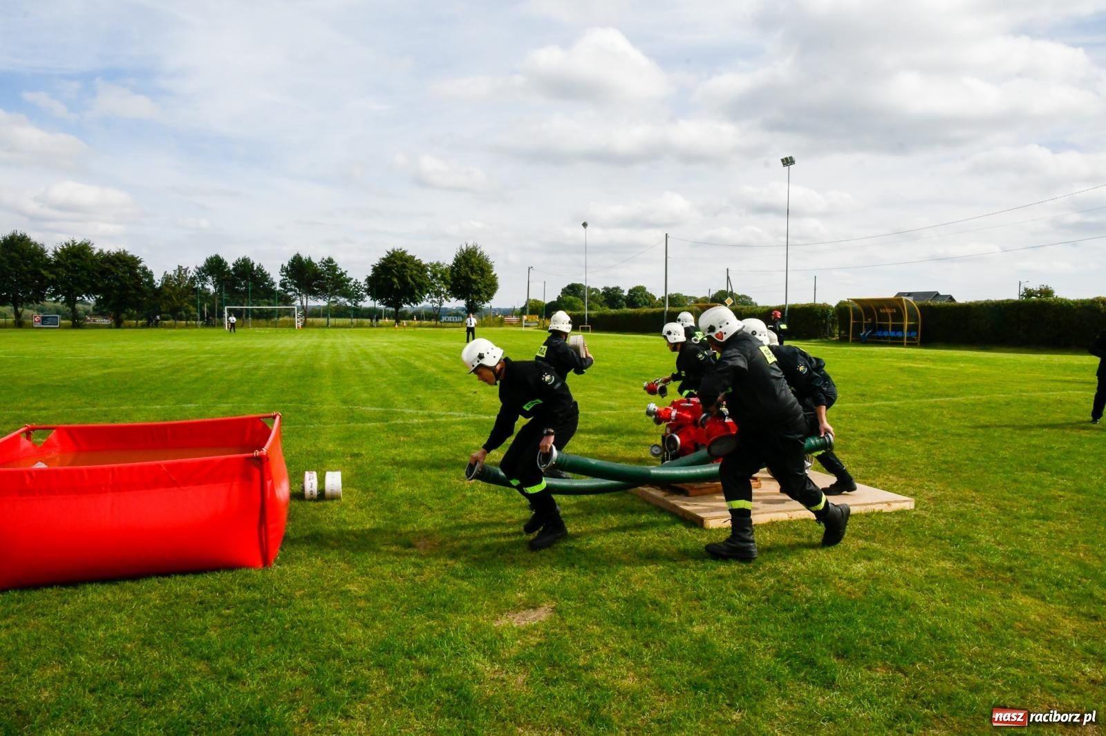 Zdjęcie w galerii na portalu naszraciborz.pl: OSP Pogrzebień z Pucharem Wójta. Ekspresowe zawody z dwoma wpadkami [FOTO i WIDEO] wiadomości z regionu