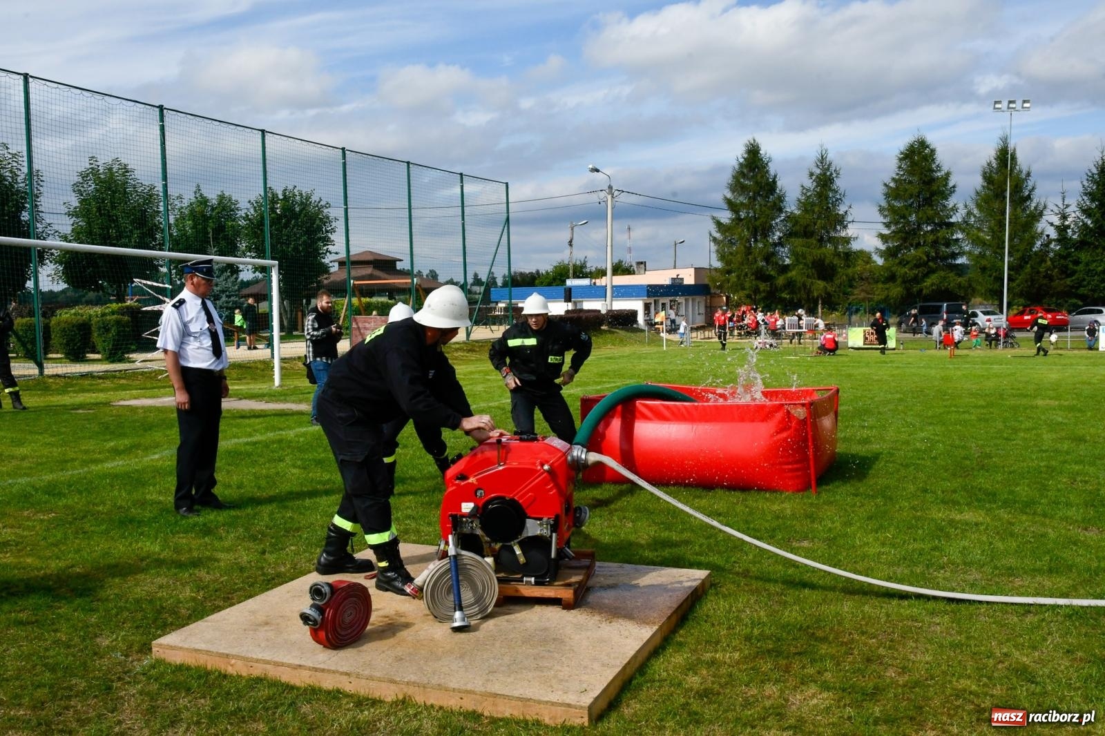 Zdjęcie w galerii na portalu naszraciborz.pl: OSP Pogrzebień z Pucharem Wójta. Ekspresowe zawody z dwoma wpadkami [FOTO i WIDEO] wiadomości z regionu