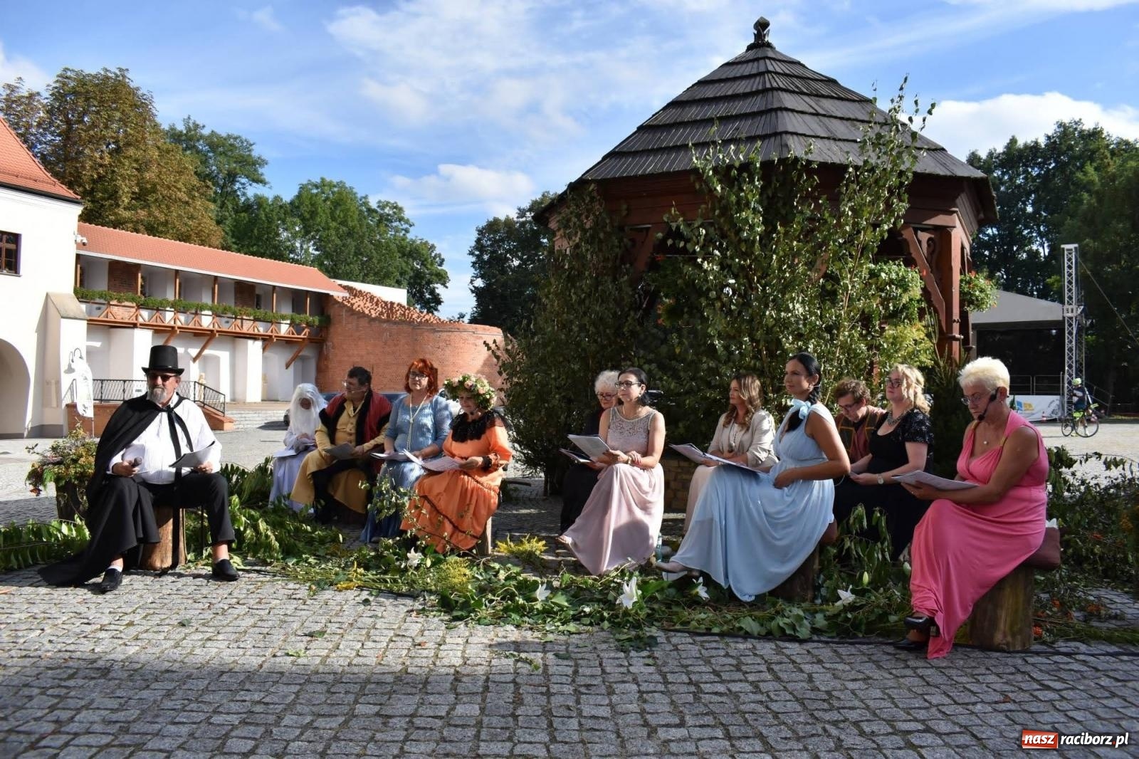 Zdjęcie w galerii na portalu naszraciborz.pl: Ballady i romanse, czyli Narodowe Czytanie na raciborskim zamku [FOTO i WIDEO] wiadomości z regionu