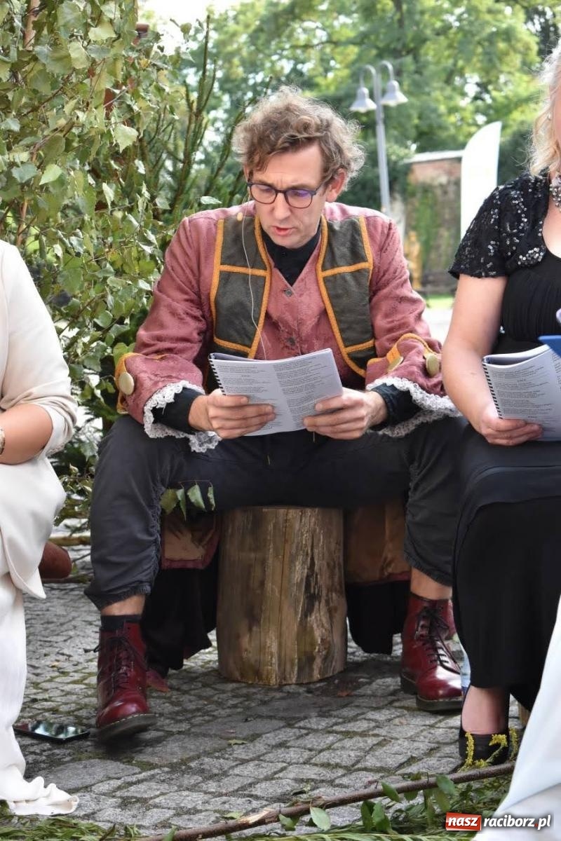 Zdjęcie w galerii na portalu naszraciborz.pl: Ballady i romanse, czyli Narodowe Czytanie na raciborskim zamku [FOTO i WIDEO] wiadomości z regionu