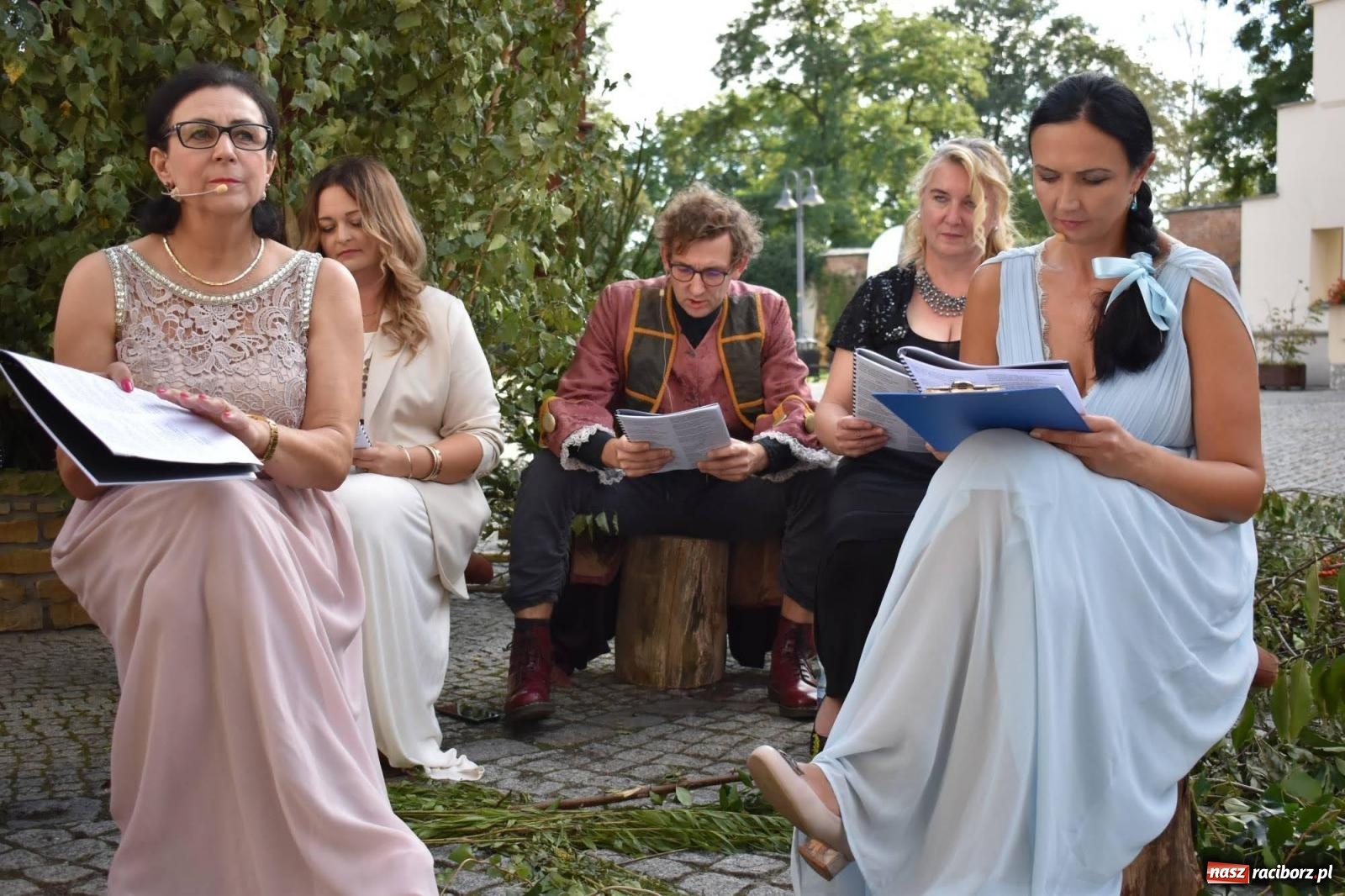 Zdjęcie w galerii na portalu naszraciborz.pl: Ballady i romanse, czyli Narodowe Czytanie na raciborskim zamku [FOTO i WIDEO] wiadomości z regionu