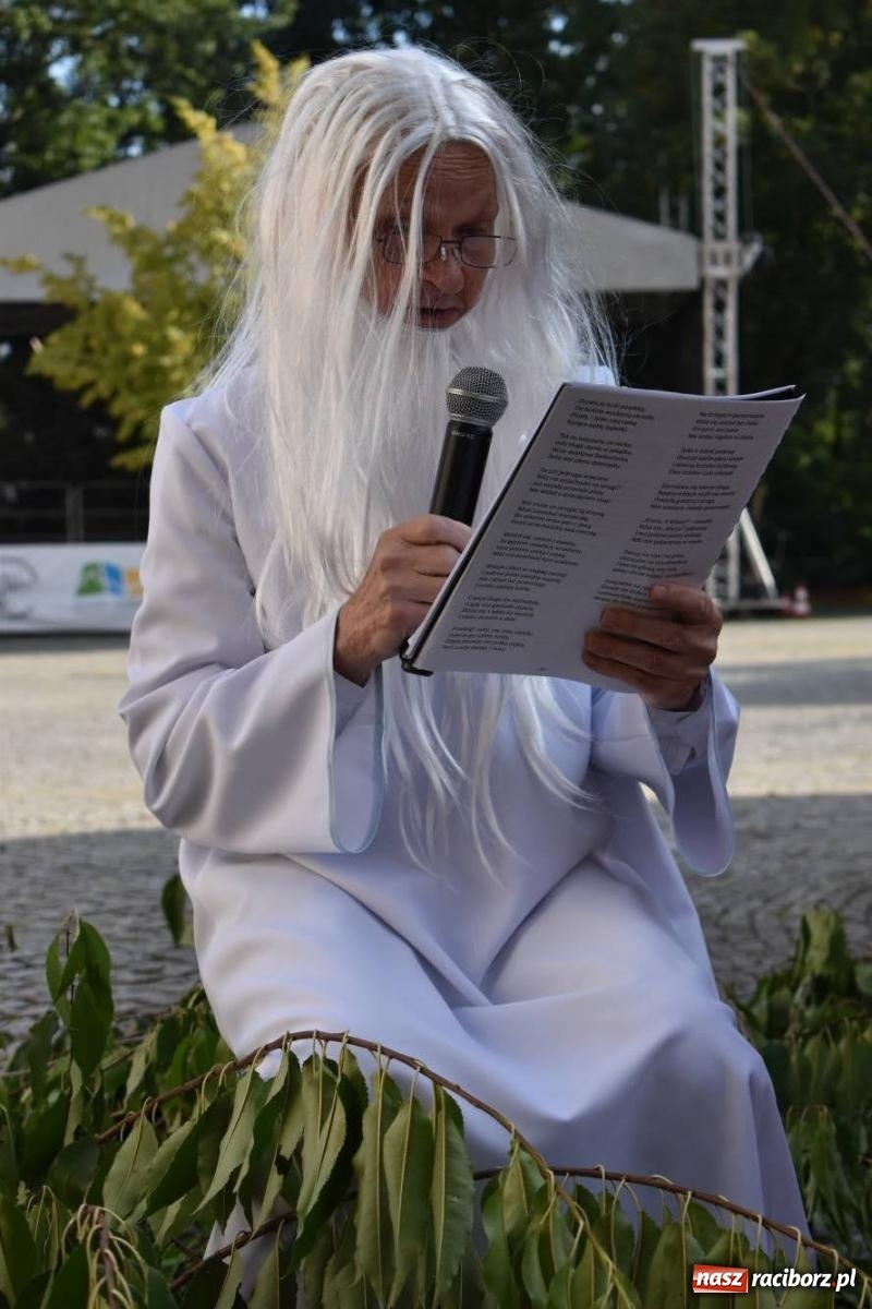 Zdjęcie w galerii na portalu naszraciborz.pl: Ballady i romanse, czyli Narodowe Czytanie na raciborskim zamku [FOTO i WIDEO] wiadomości z regionu