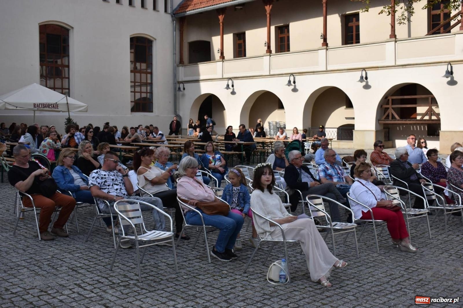 Zdjęcie w galerii na portalu naszraciborz.pl: Ballady i romanse, czyli Narodowe Czytanie na raciborskim zamku [FOTO i WIDEO] wiadomości z regionu