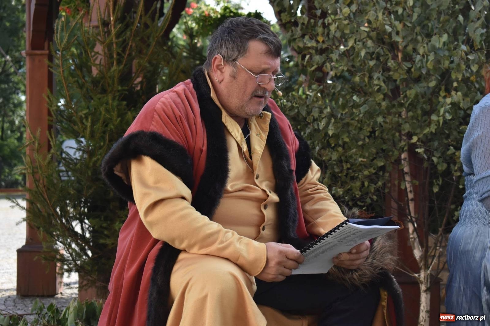 Zdjęcie w galerii na portalu naszraciborz.pl: Ballady i romanse, czyli Narodowe Czytanie na raciborskim zamku [FOTO i WIDEO] wiadomości z regionu