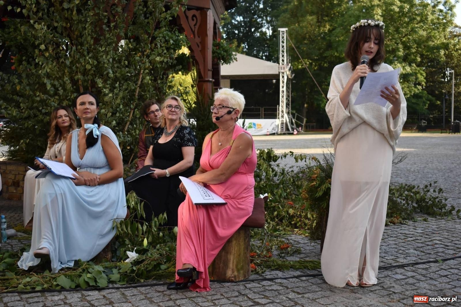 Zdjęcie w galerii na portalu naszraciborz.pl: Ballady i romanse, czyli Narodowe Czytanie na raciborskim zamku [FOTO i WIDEO] wiadomości z regionu