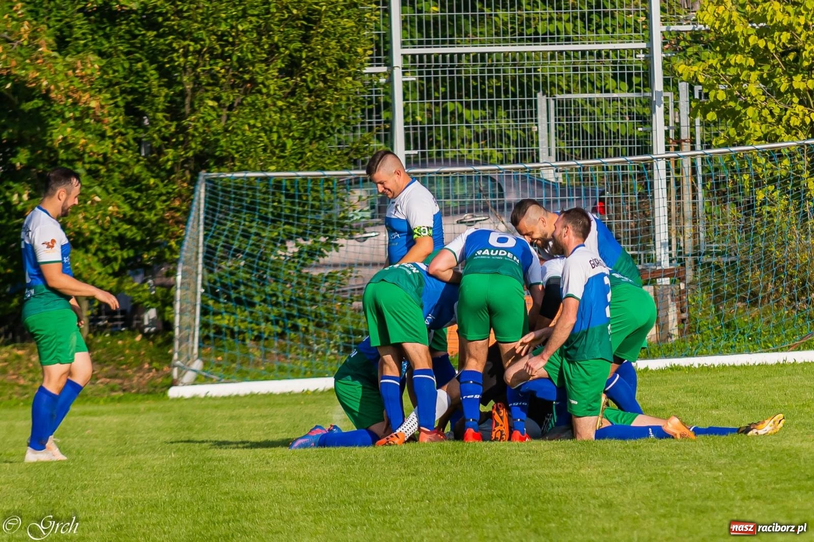 Zdjęcie w galerii na portalu naszraciborz.pl: B klasa. Górki Śląskie wykoleiły ocicką Lokomotywę [FOTO] wiadomości z regionu