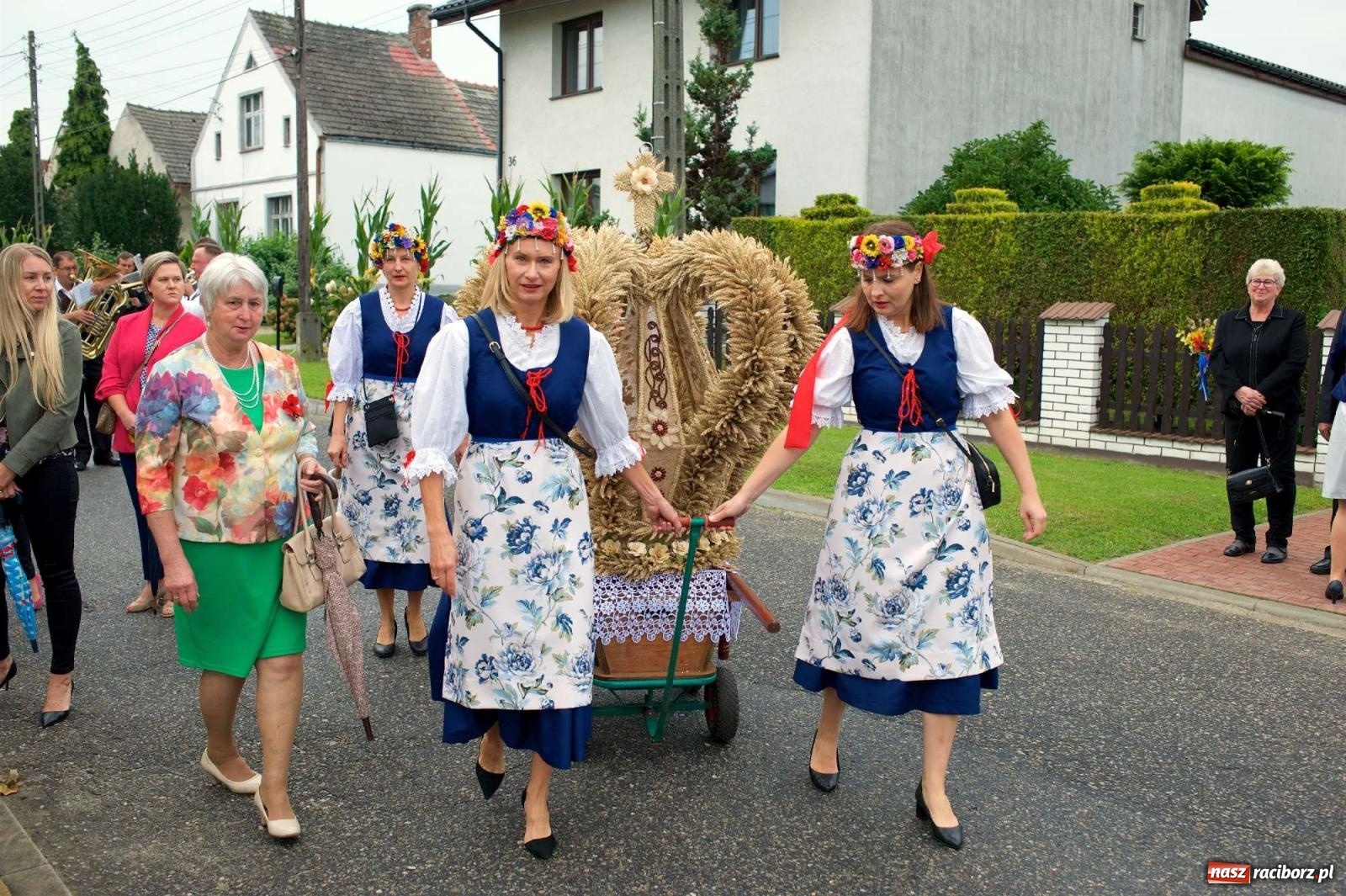 Zdjęcie w galerii na portalu naszraciborz.pl: Dożynki 2022. Dziś świętuje Tworków wiadomości z regionu