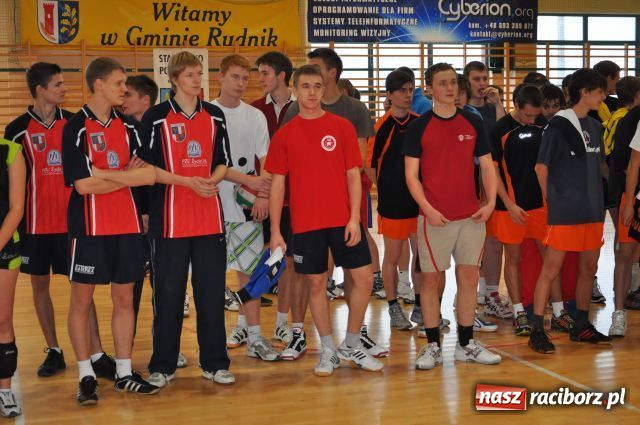Zdjęcie w galerii na portalu naszraciborz.pl: Siatkarskie zmagania w Rudniku wiadomości z regionu