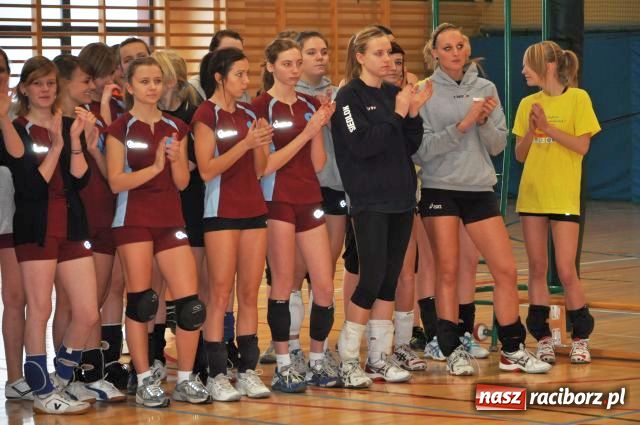 Zdjęcie w galerii na portalu naszraciborz.pl: Siatkarskie zmagania w Rudniku wiadomości z regionu