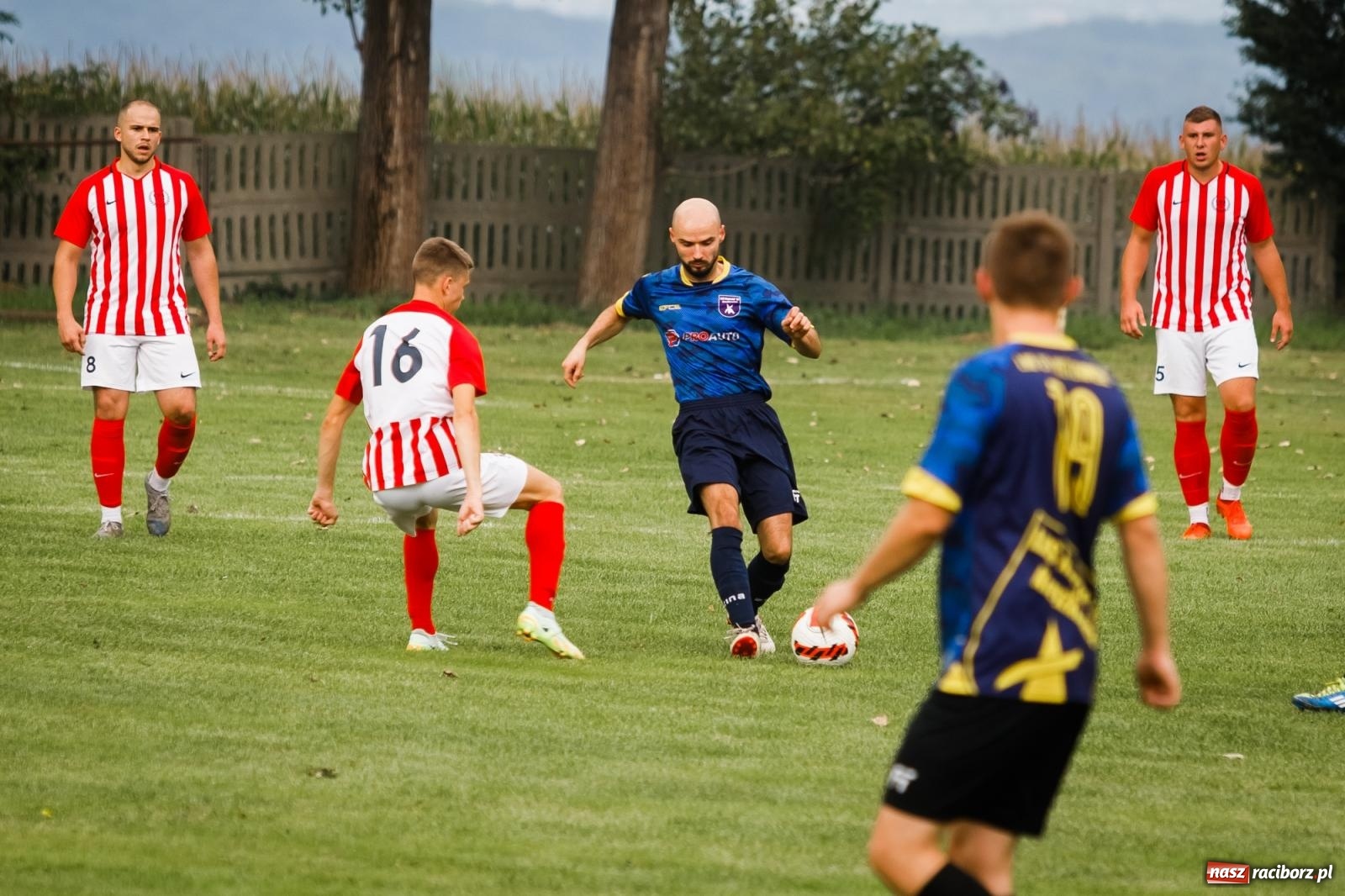Zdjęcie w galerii na portalu naszraciborz.pl: B klasa. Podział punktów w Owsiszczach [FOTO] wiadomości z regionu