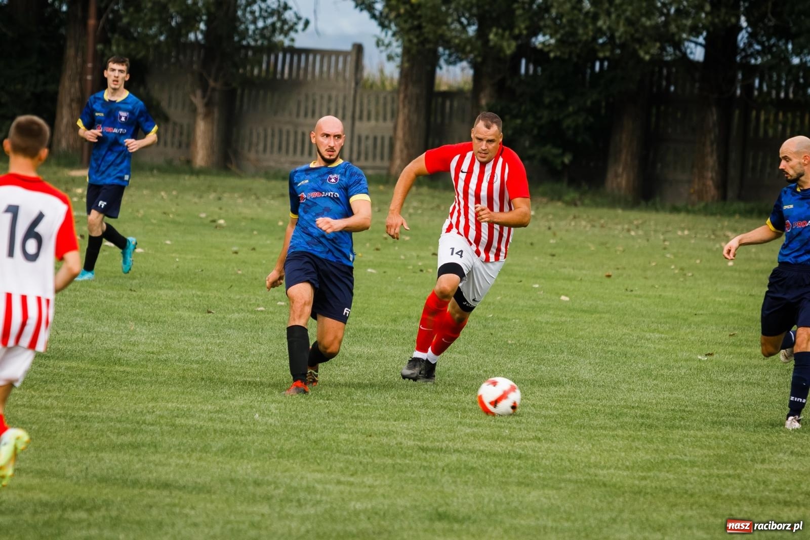 Zdjęcie w galerii na portalu naszraciborz.pl: B klasa. Podział punktów w Owsiszczach [FOTO] wiadomości z regionu