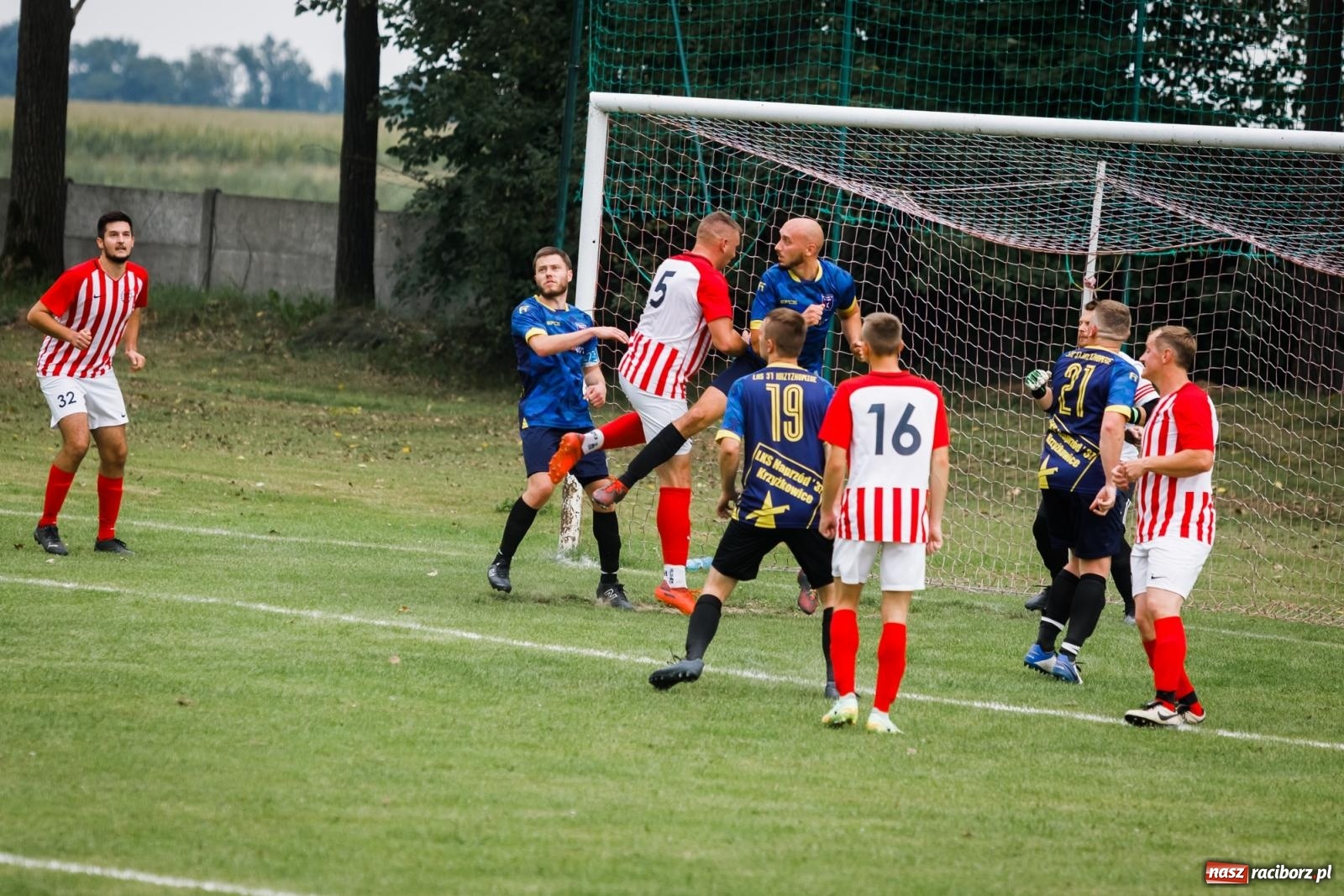 Zdjęcie w galerii na portalu naszraciborz.pl: B klasa. Podział punktów w Owsiszczach [FOTO] wiadomości z regionu