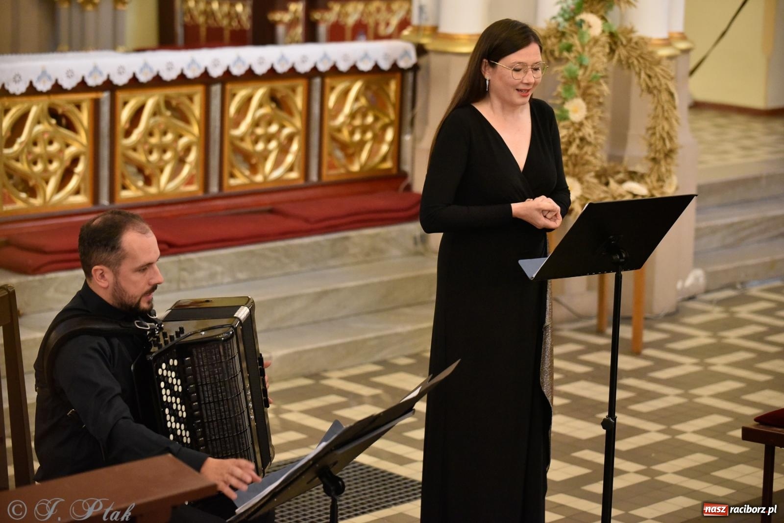 Zdjęcie w galerii na portalu naszraciborz.pl: XXIX Międzynarodowy Festiwal Muzyki Odnalezionej - koncert na Ostrogu [FOTO i WIDEO] wiadomości z regionu