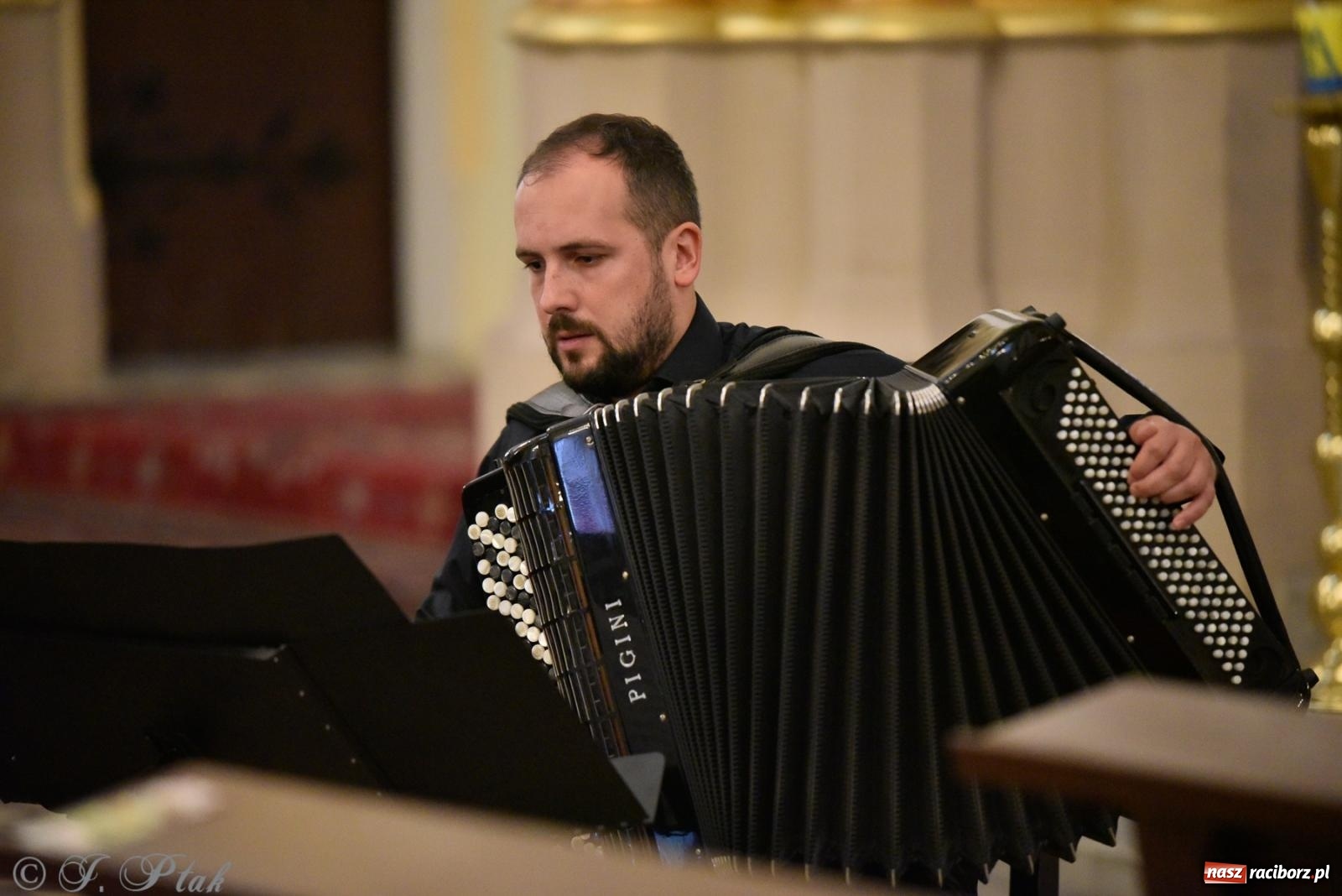 Zdjęcie w galerii na portalu naszraciborz.pl: XXIX Międzynarodowy Festiwal Muzyki Odnalezionej - koncert na Ostrogu [FOTO i WIDEO] wiadomości z regionu