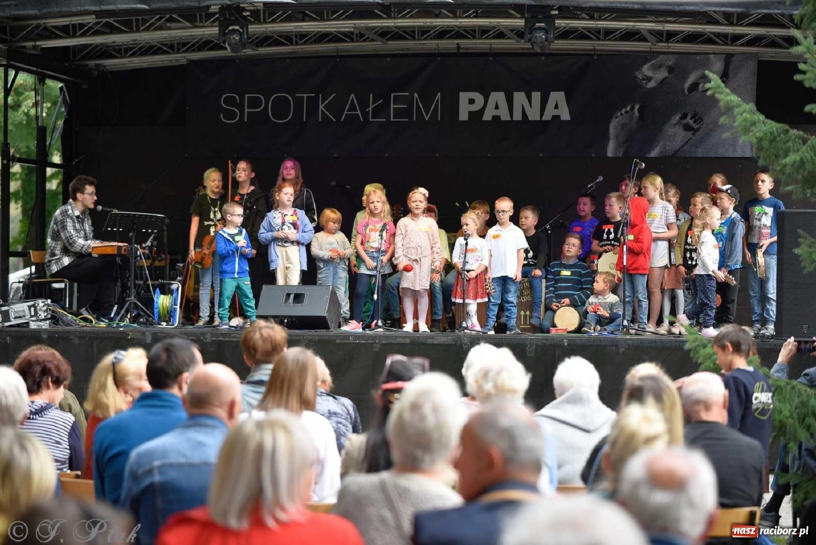 Zdjęcie w galerii na portalu naszraciborz.pl: Festiwal Spotkałem Pana - dzień drugi [FOTO i WIDEO] wiadomości z regionu