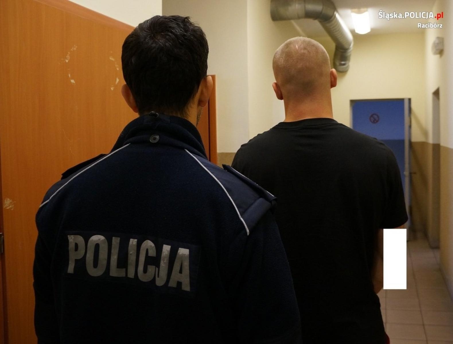 Zdjęcie w galerii na portalu naszraciborz.pl: Rozbój na Chorzowskiej. Napastnicy wpadli do mieszkania ofiary z kijem bejsbolowym wiadomości z regionu