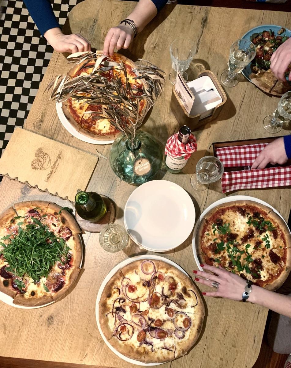 Zdjęcie w galerii na portalu naszraciborz.pl: Pizzeria Emilia Romagna poszukuje nowych pracowników wiadomości z regionu