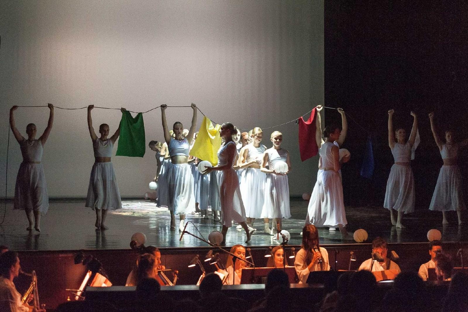 Zdjęcie w galerii na portalu naszraciborz.pl: Raciborscy tancerze zachwycali publiczność w Opawie [FOTO] wiadomości z regionu