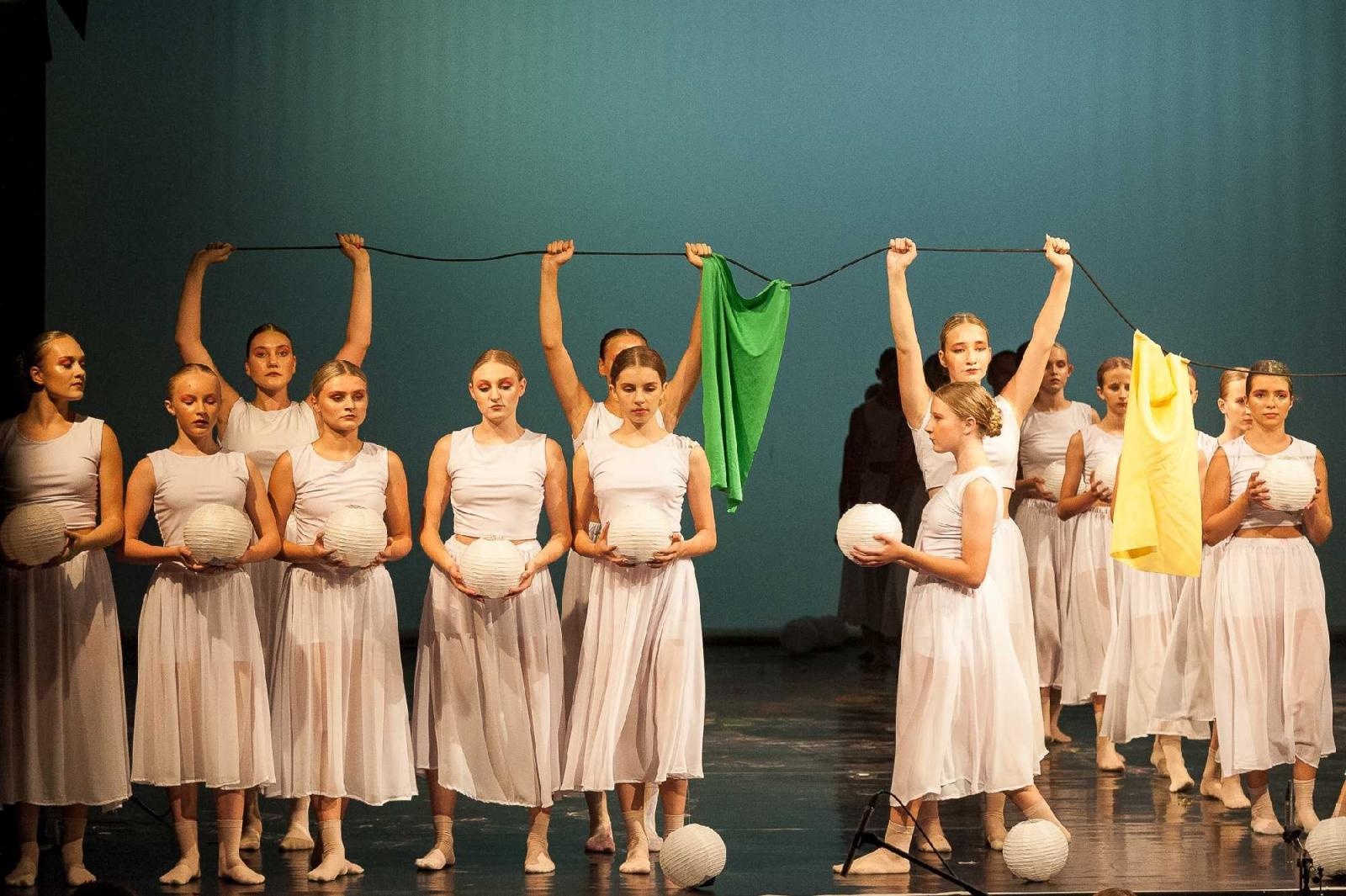 Zdjęcie w galerii na portalu naszraciborz.pl: Raciborscy tancerze zachwycali publiczność w Opawie [FOTO] wiadomości z regionu