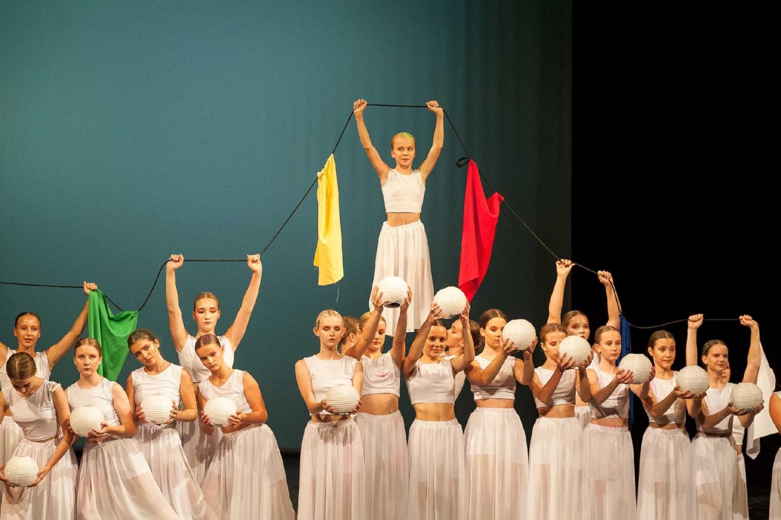 Zdjęcie w galerii na portalu naszraciborz.pl: Raciborscy tancerze zachwycali publiczność w Opawie [FOTO] wiadomości z regionu