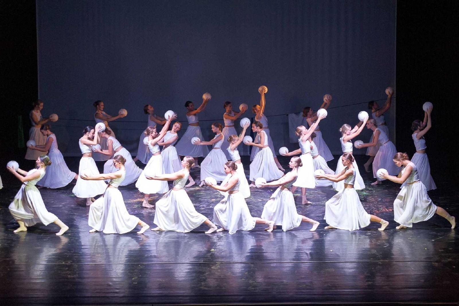 Zdjęcie w galerii na portalu naszraciborz.pl: Raciborscy tancerze zachwycali publiczność w Opawie [FOTO] wiadomości z regionu