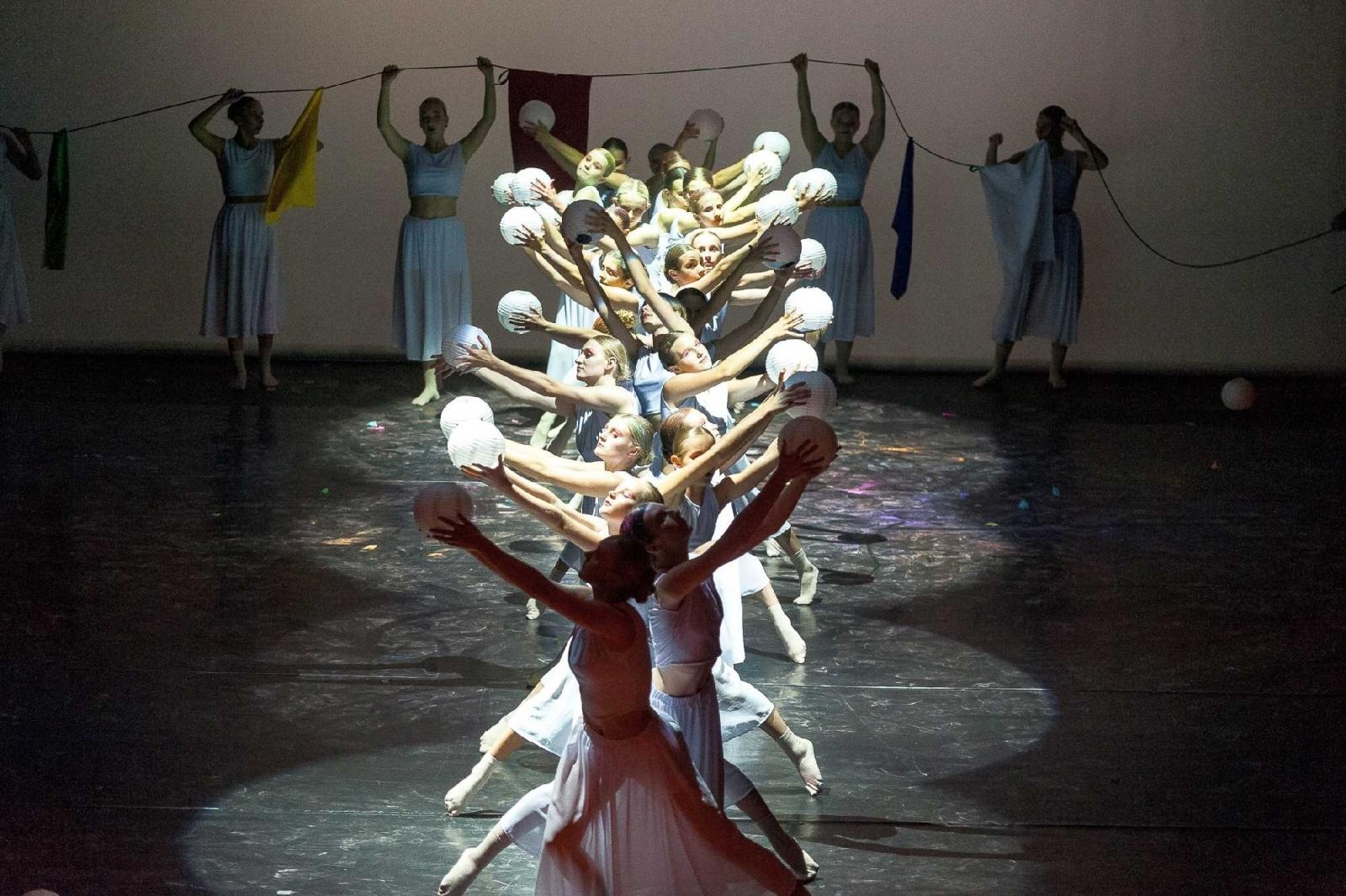 Zdjęcie w galerii na portalu naszraciborz.pl: Raciborscy tancerze zachwycali publiczność w Opawie [FOTO] wiadomości z regionu