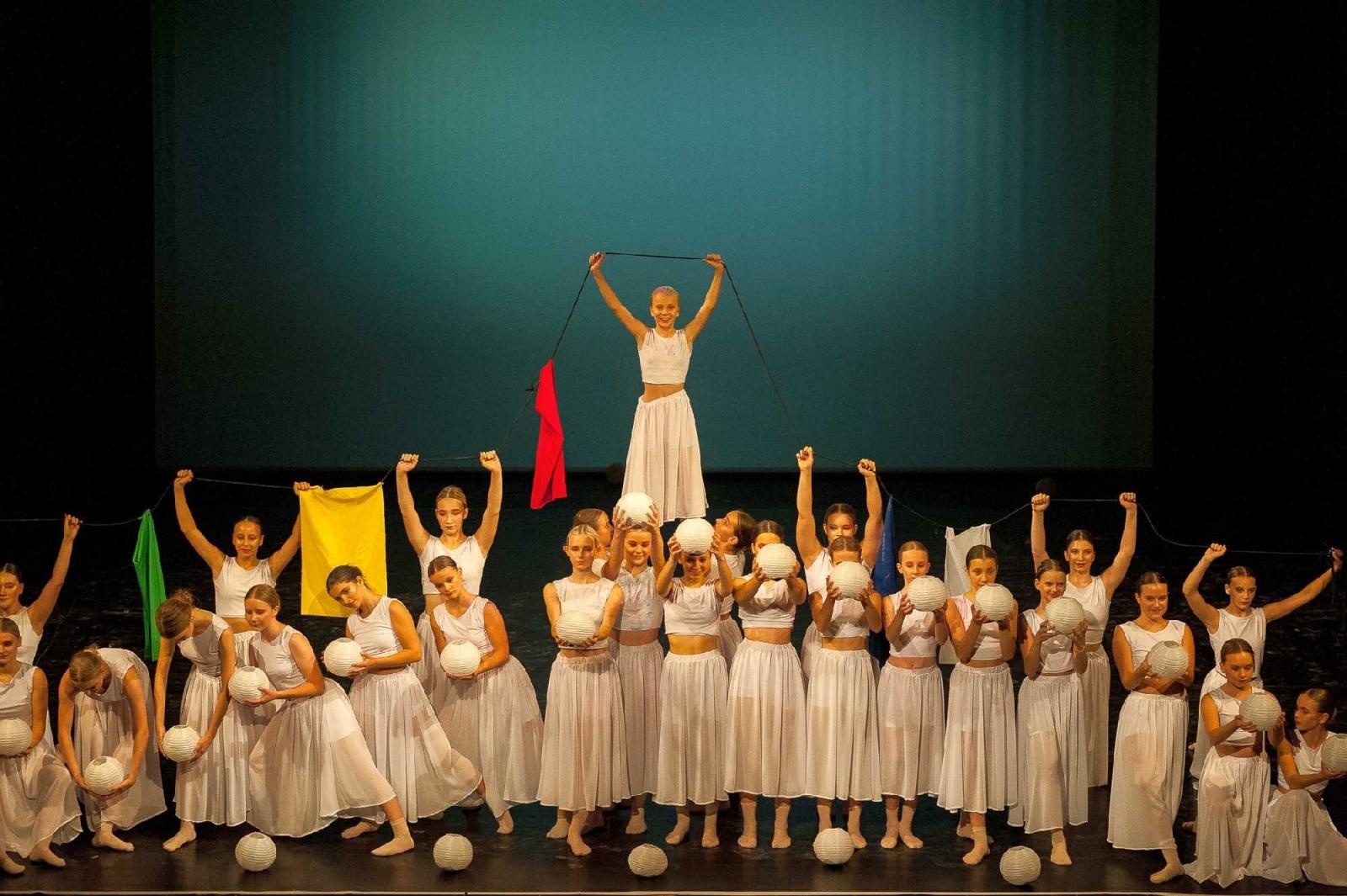 Zdjęcie w galerii na portalu naszraciborz.pl: Raciborscy tancerze zachwycali publiczność w Opawie [FOTO] wiadomości z regionu