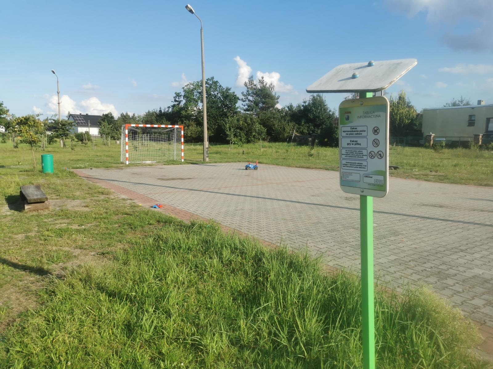 Zdjęcie w galerii na portalu naszraciborz.pl: Czytelnik przysłał zdjęcia i pozostawił je bez komentarza wiadomości z regionu