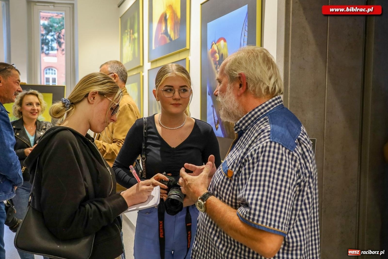 Zdjęcie w galerii na portalu naszraciborz.pl: W świecie owadów - wernisaż fotografii Marka Furmanowicza wiadomości z regionu