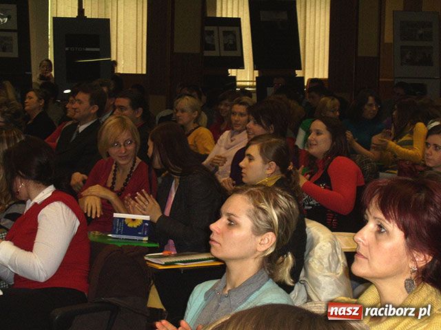 Zdjęcie w galerii na portalu naszraciborz.pl: W trosce o przyszłość dziecka wiadomości z regionu