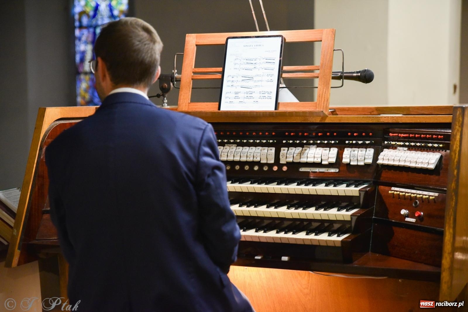 Zdjęcie w galerii na portalu naszraciborz.pl: Dr Martin Gregorius koncertował w kościele farnym wiadomości z regionu