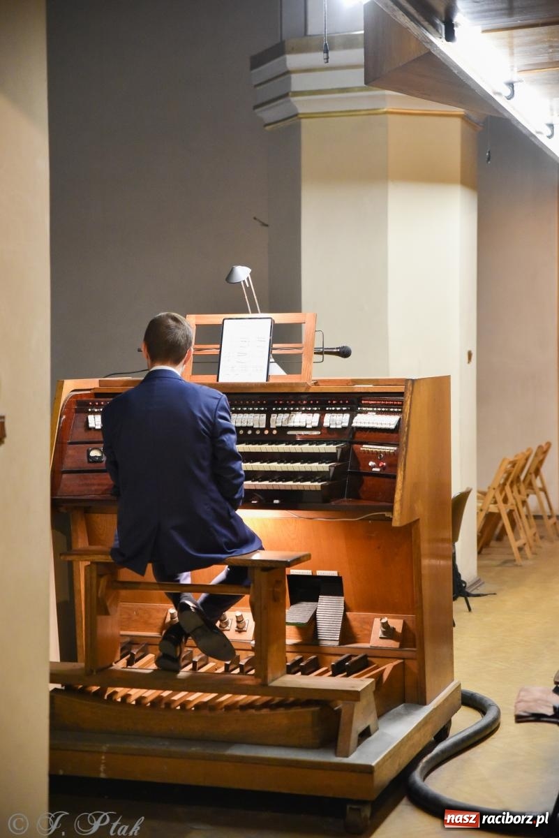 Zdjęcie w galerii na portalu naszraciborz.pl: Dr Martin Gregorius koncertował w kościele farnym wiadomości z regionu