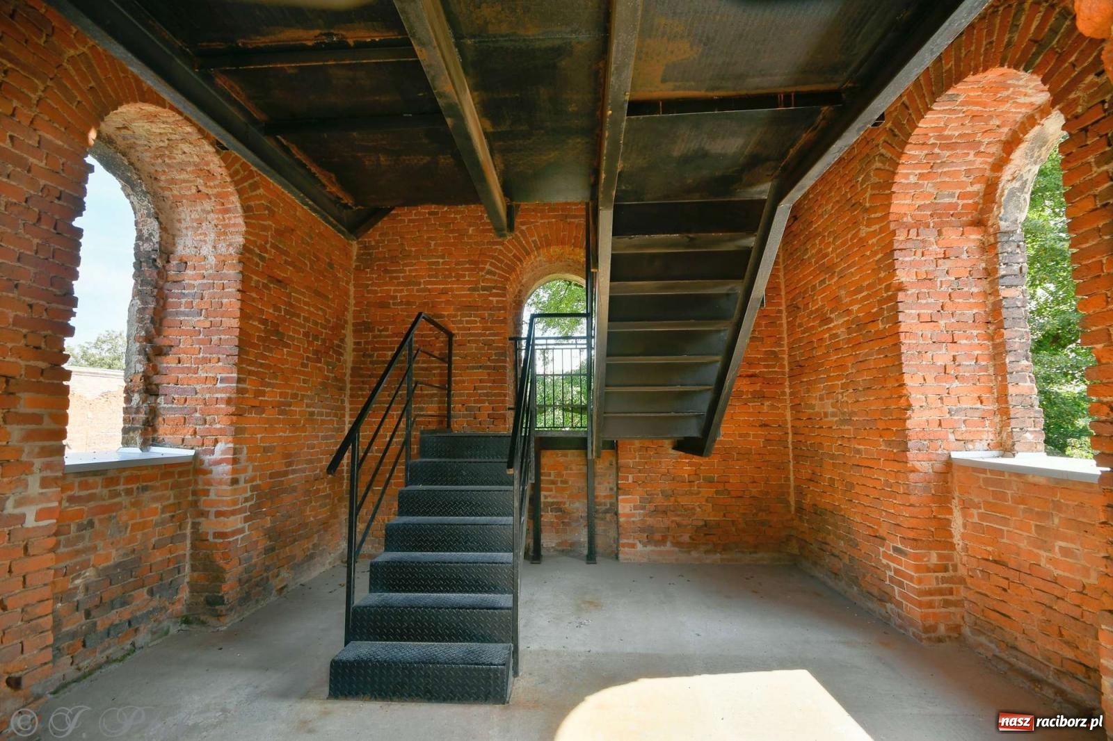 Zdjęcie w galerii na portalu naszraciborz.pl: Zmiana godzin otwarcia ruin tworkowskiego zamku wiadomości z regionu