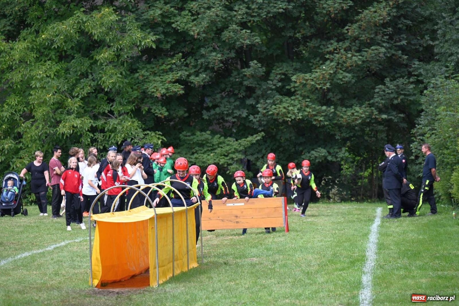Zdjęcie w galerii na portalu naszraciborz.pl: Najmłodsi strażacy stanęli do rywalizacji w Krzyżanowicach wiadomości z regionu