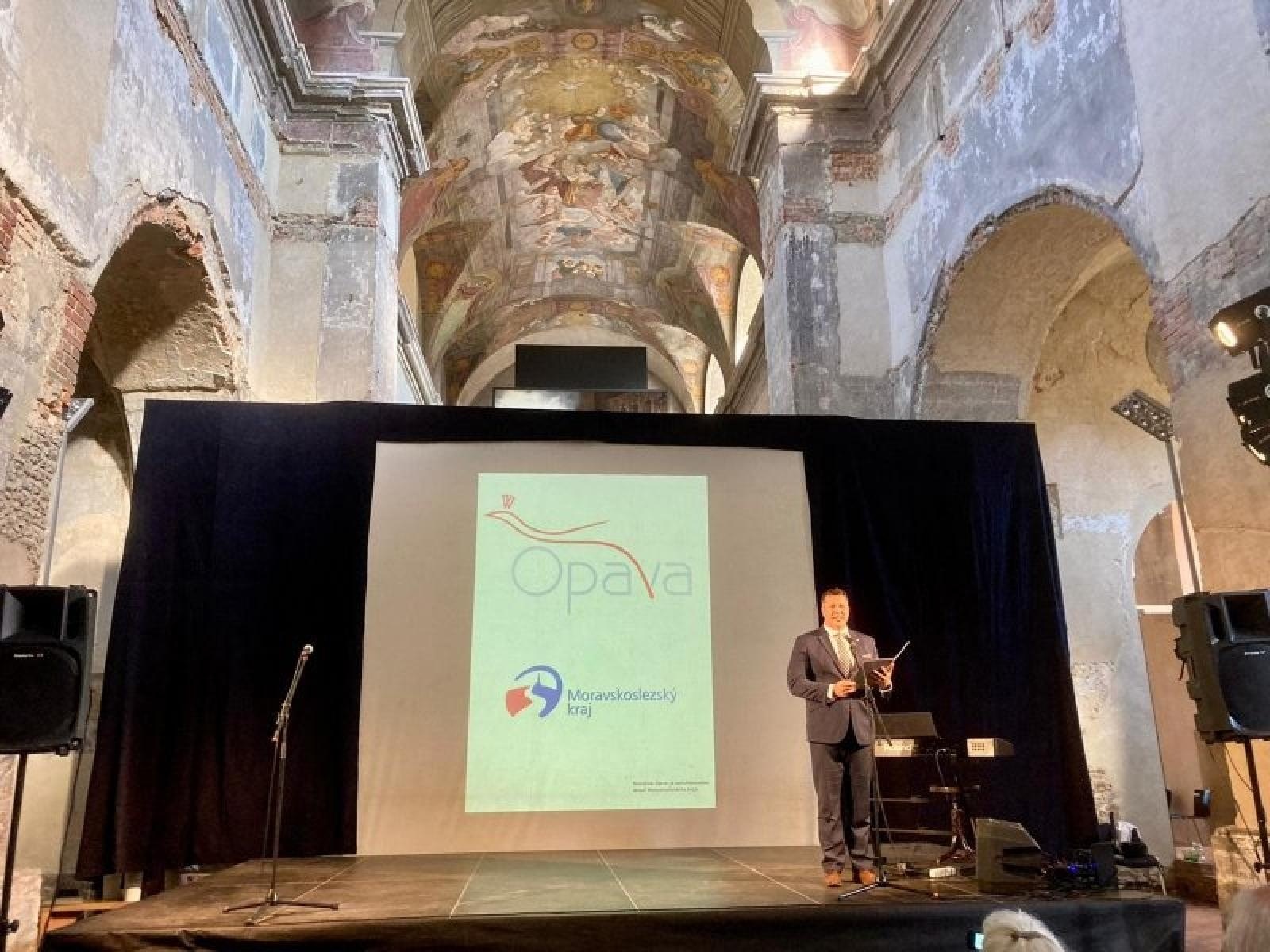 Zdjęcie w galerii na portalu naszraciborz.pl: Budka marzeń. Raciborscy urzędnicy w gościach w Czechach wiadomości z regionu