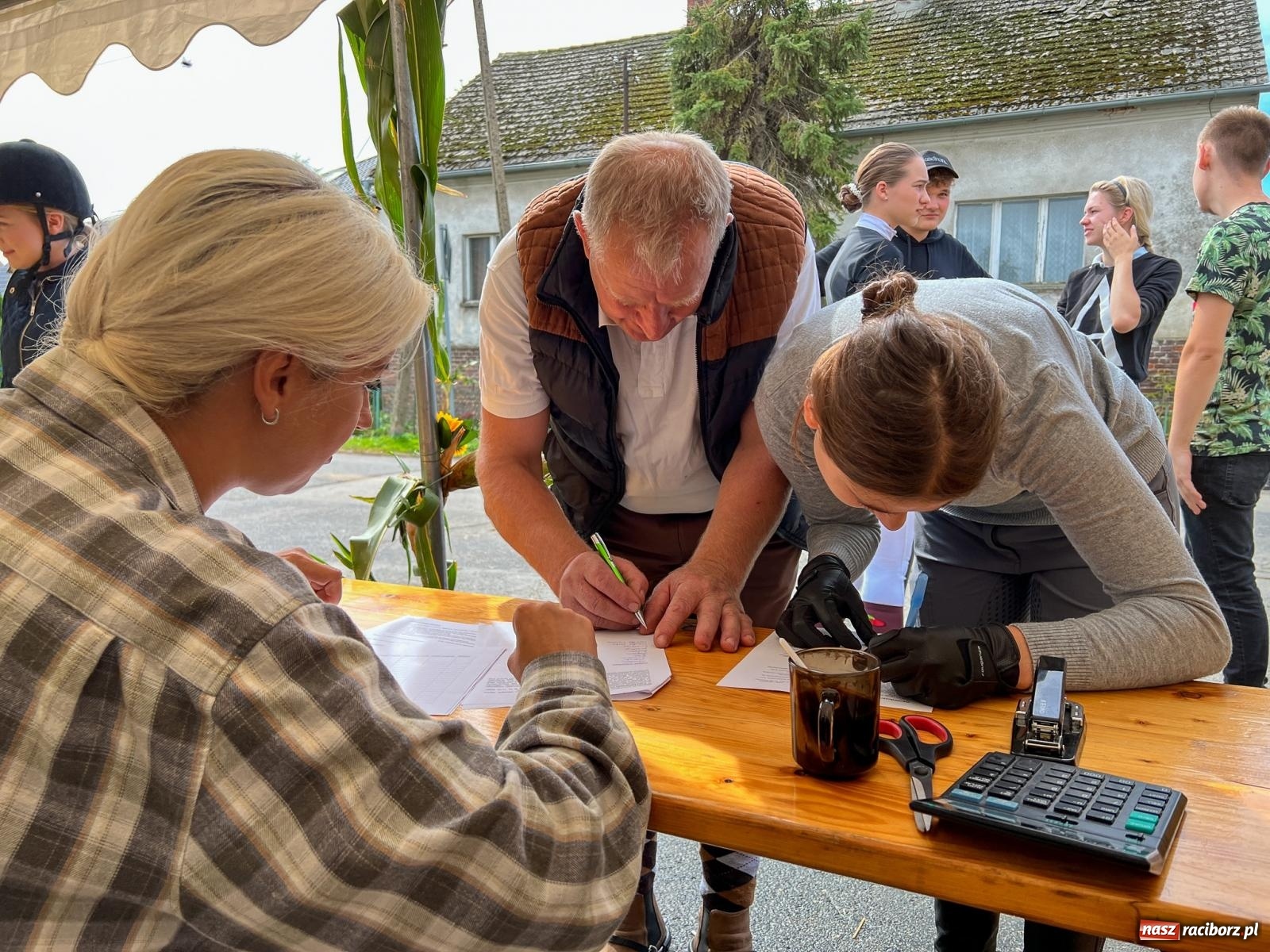 Zdjęcie w galerii na portalu naszraciborz.pl: II Rajtowanie szlakiem kurierów w Gamowie [FOTO i WIDEO] wiadomości z regionu