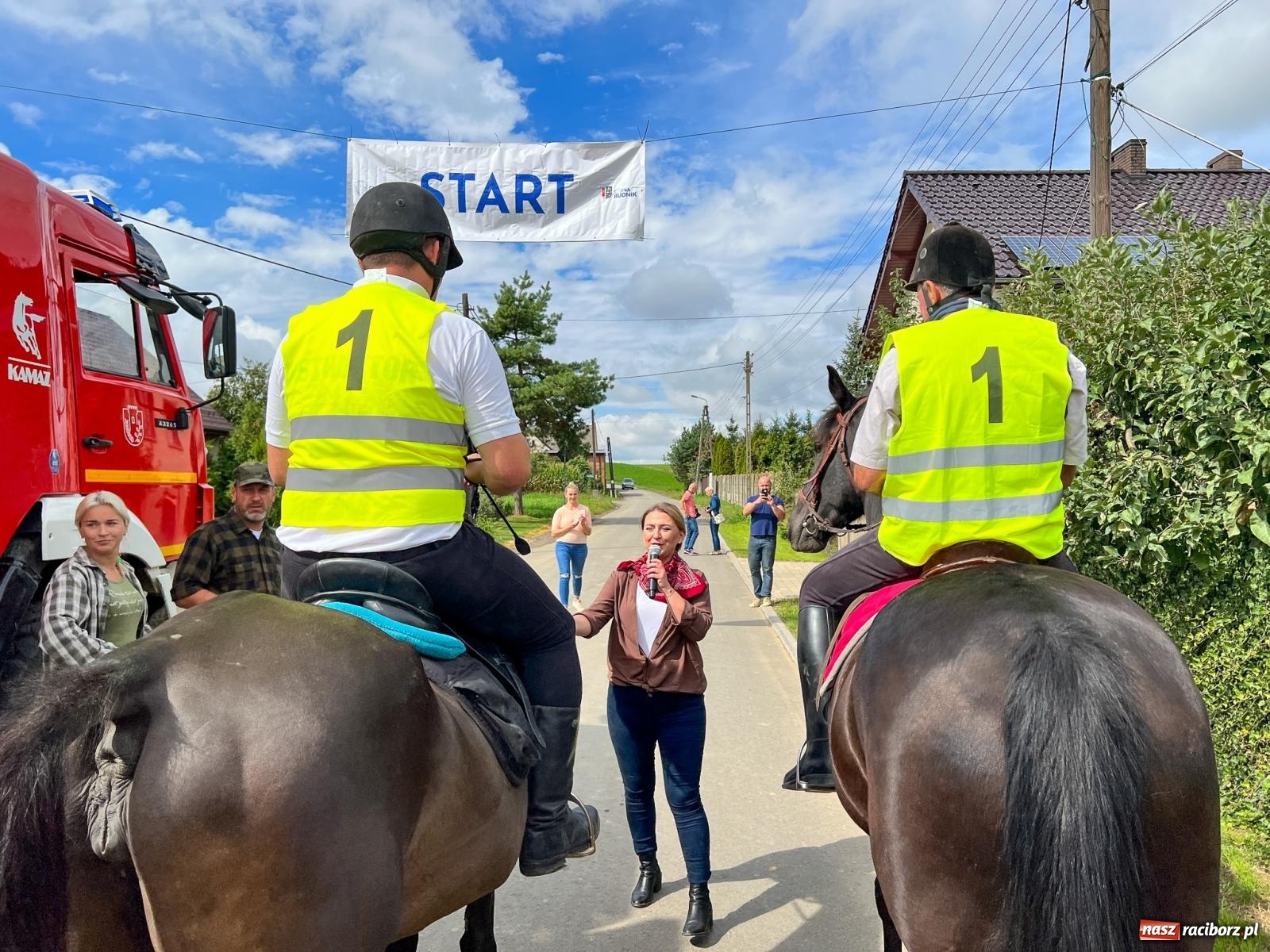Zdjęcie w galerii na portalu naszraciborz.pl: II Rajtowanie szlakiem kurierów w Gamowie [FOTO i WIDEO] wiadomości z regionu