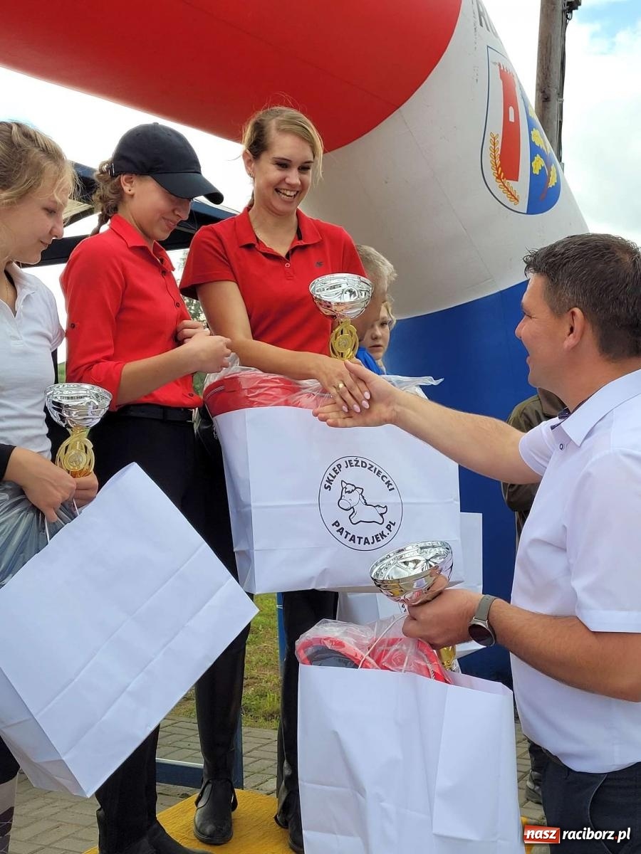 Zdjęcie w galerii na portalu naszraciborz.pl: II Rajtowanie szlakiem kurierów w Gamowie [FOTO i WIDEO] wiadomości z regionu