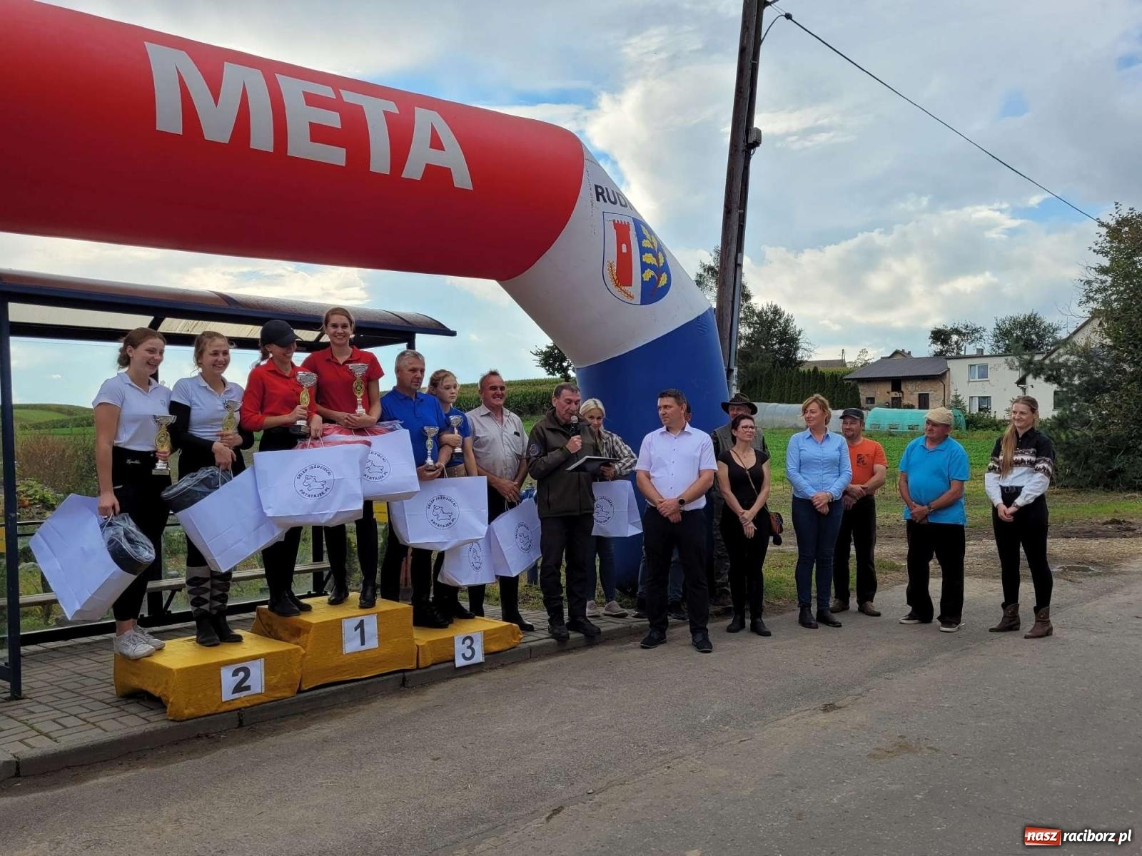 Zdjęcie w galerii na portalu naszraciborz.pl: II Rajtowanie szlakiem kurierów w Gamowie [FOTO i WIDEO] wiadomości z regionu