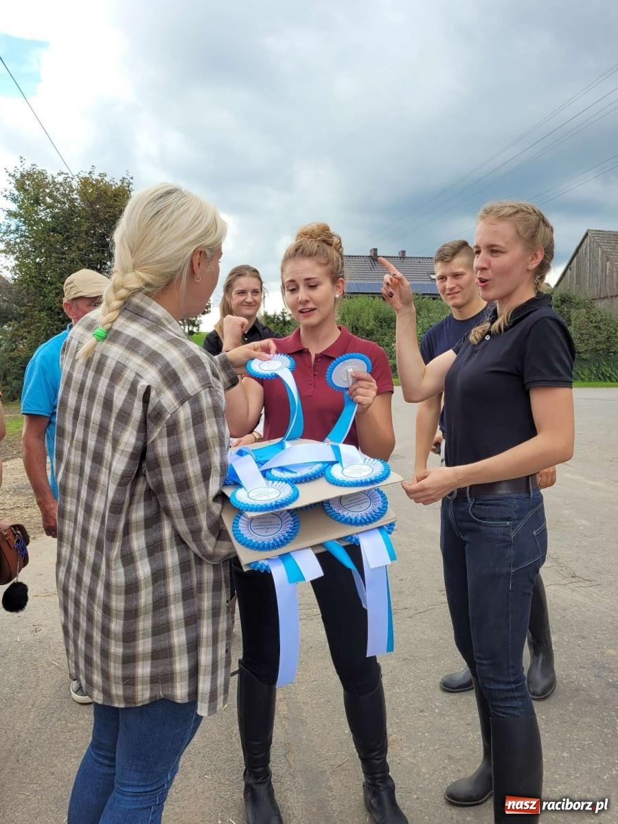 Zdjęcie w galerii na portalu naszraciborz.pl: II Rajtowanie szlakiem kurierów w Gamowie [FOTO i WIDEO] wiadomości z regionu