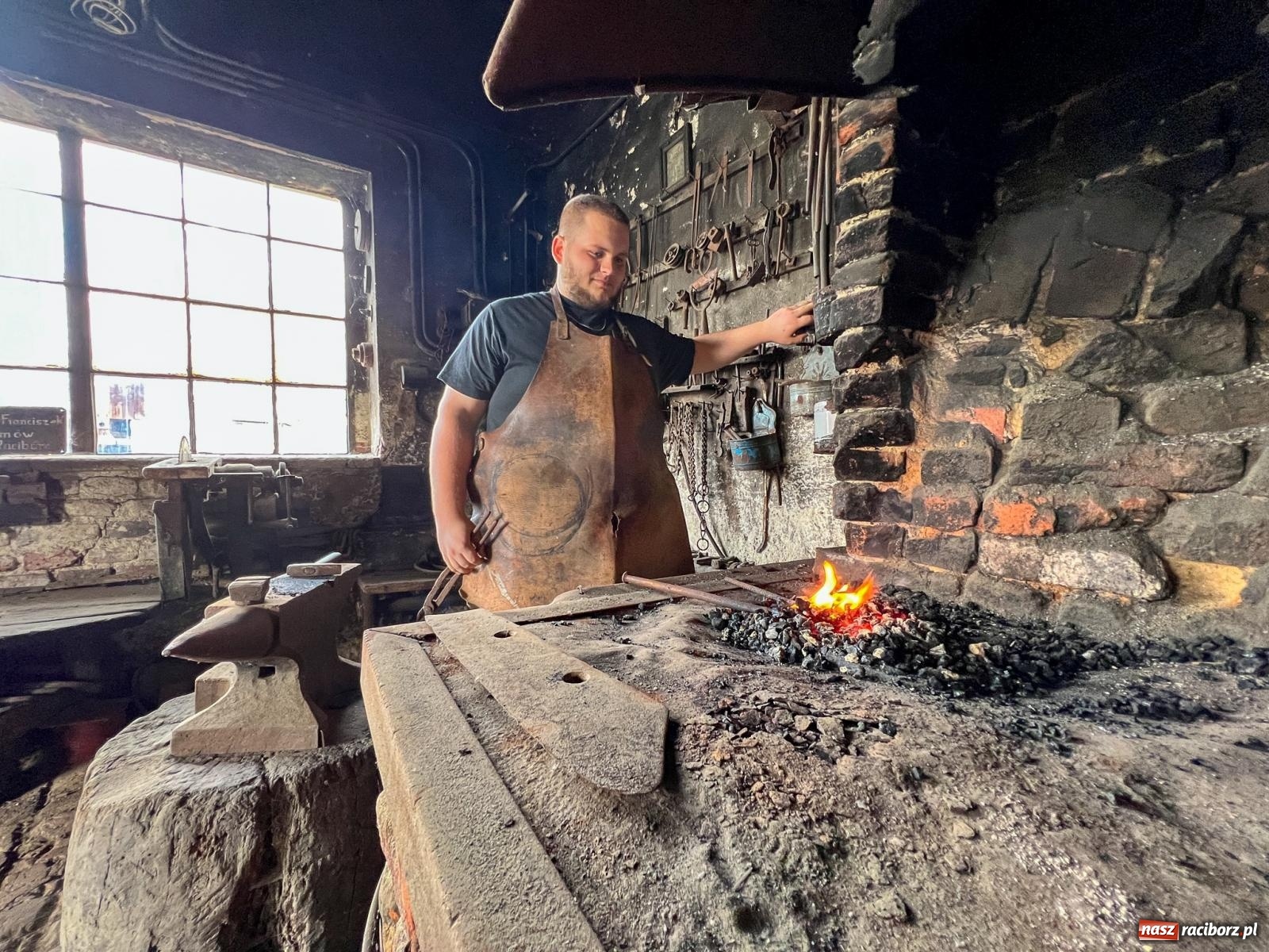 Zdjęcie w galerii na portalu naszraciborz.pl: Spotkania z historią - w starej kuźni w Gamowie [FOTO i WIDEO] wiadomości z regionu