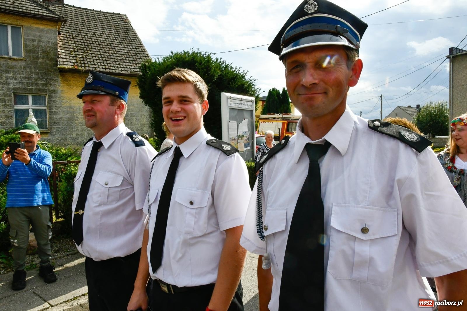 Zdjęcie w galerii na portalu naszraciborz.pl: Dożynki z pianką. Żerdziny w stadninie dziękują za plony wiadomości z regionu