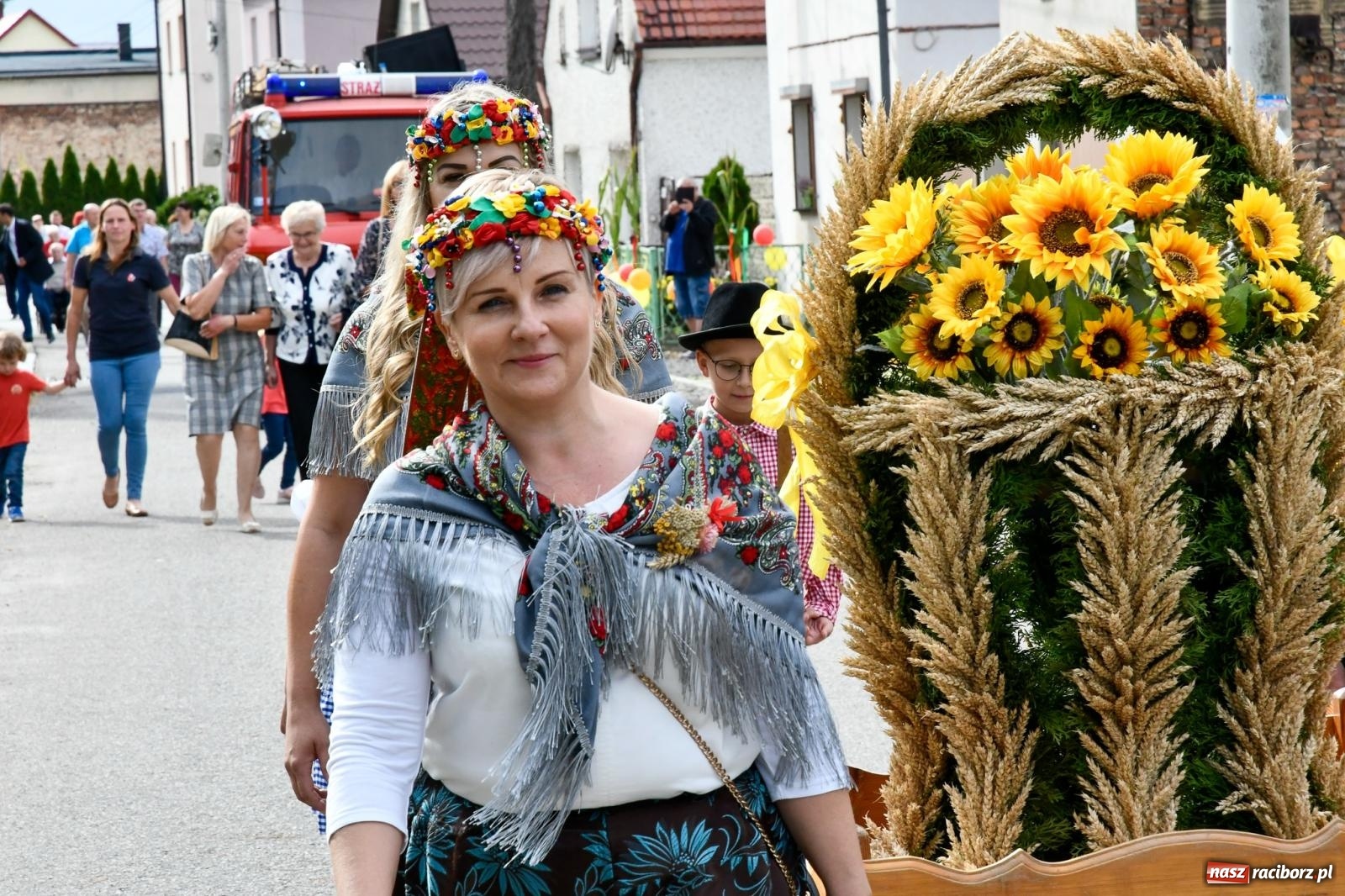 Zdjęcie w galerii na portalu naszraciborz.pl: Dożynki z pianką. Żerdziny w stadninie dziękują za plony wiadomości z regionu