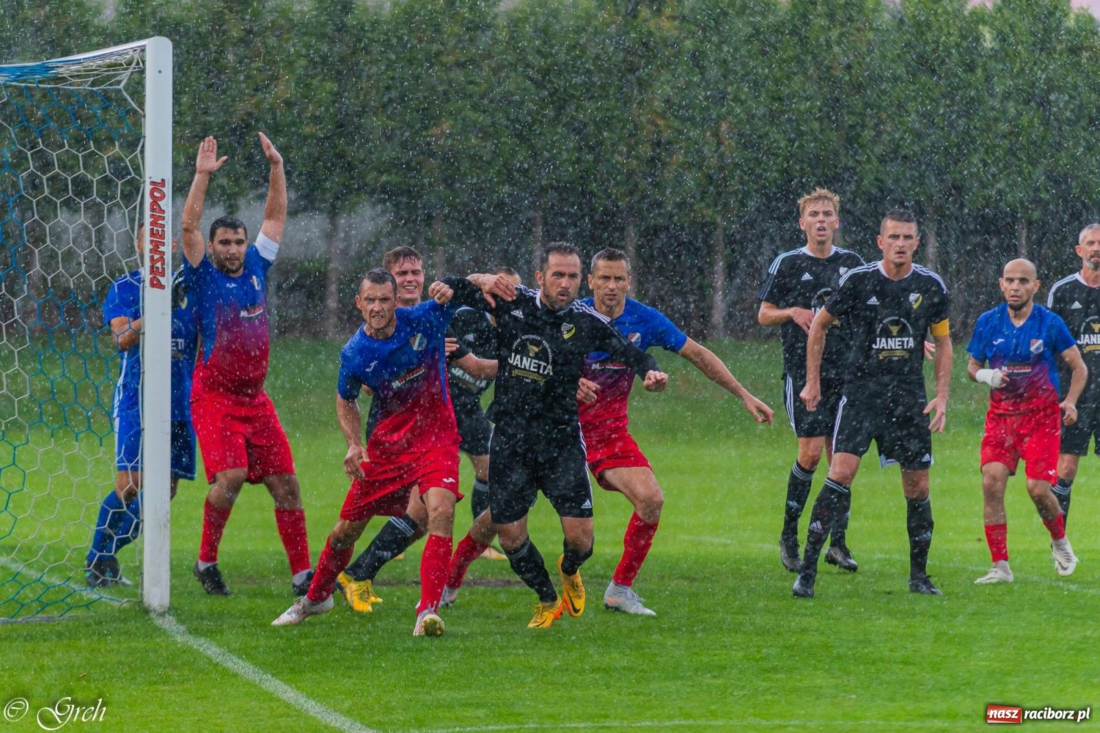 Zdjęcie w galerii na portalu naszraciborz.pl: Kolejarz Chałupki pierwszym pogromcą Silesii Lubomia [FOTO] wiadomości z regionu