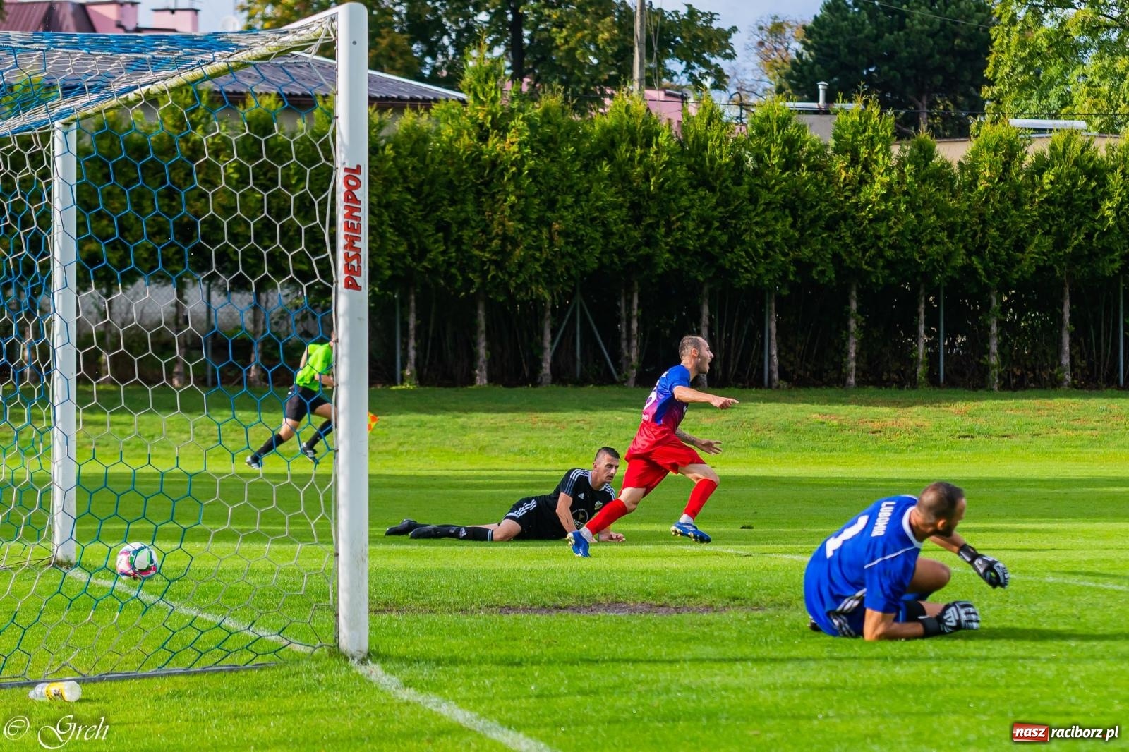 Zdjęcie w galerii na portalu naszraciborz.pl: Kolejarz Chałupki pierwszym pogromcą Silesii Lubomia [FOTO] wiadomości z regionu